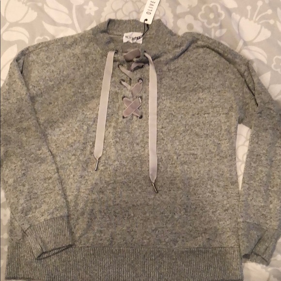 Olive & Oak Tops - Soft spun gray long sleeve top w ribbon lace
